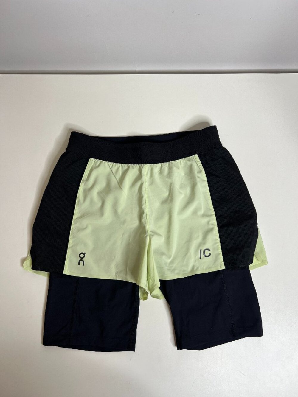 ON Running Active 2-in-1 Shorts Green & Black Women's - Size Medium